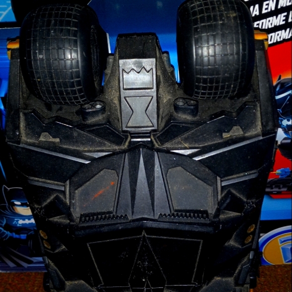 NEW $130 to $170 GIANT BATMAN ROBOT REMOTE TALKING SHOOTING+BATCAR - Picture 3 of 13